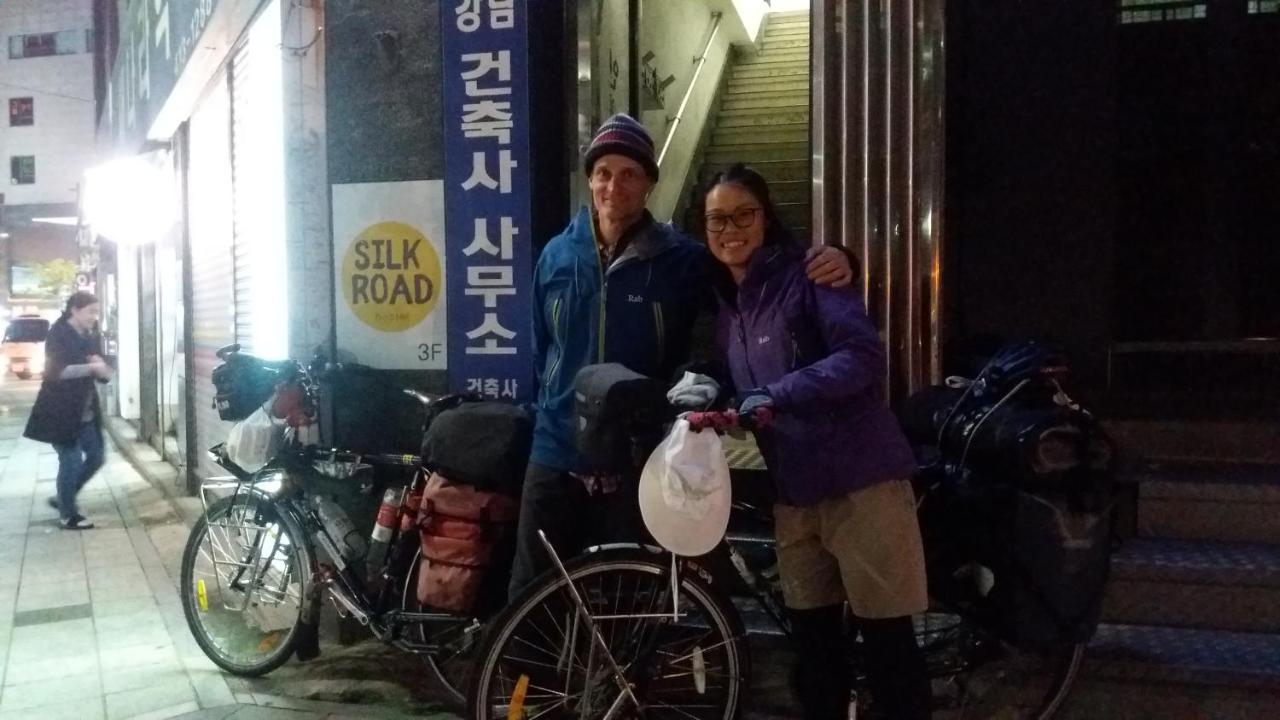 Silk Road Hostel Busan Exterior foto